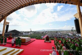 “Restons unis à Jésus, restons dans son amitié, toujours, en la cultivant par la prière, l’adoration, la communion eucharistique, la confession fréquente, la charité généreuse”