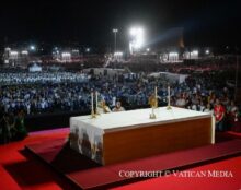 De Rome à la France, une jeunesse catholique de plus en plus décomplexée