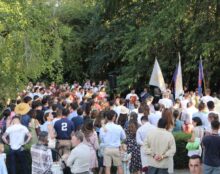 Été 2025 : deux universités d’été catholiques rassemblent plus de 600 jeunes et deux évêques autour d’Academia Christiana
