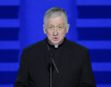 Etats-Unis : 2 évêques s’opposent au projet de Mgr Cupich d’honorer un démocrate pro-avortement