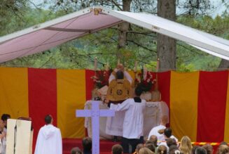 2e pèlerinage Nosto fe pour rechristianiser la Provence
