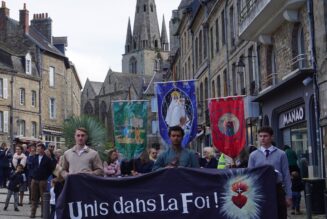 Procession de réparation à Guingamp des actes anticatholiques