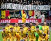 Des supporters roumains de football arborent une banderole « Défendons les chrétiens nigérians »