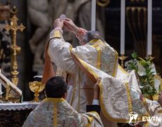 Que, grâce à Summorum Pontificum, toute l’Église en vienne à comprendre et à aimer toujours davantage le grand don de la liturgie sacrée