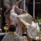 Que, grâce à Summorum Pontificum, toute l’Église en vienne à comprendre et à aimer toujours davantage le grand don de la liturgie sacrée