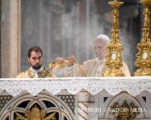 “Que l’on veille à ce que la beauté simple des rites puisse exprimer la valeur du culte”