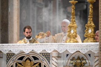 “Que l’on veille à ce que la beauté simple des rites puisse exprimer la valeur du culte”