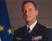 “On prépare les esprits à l’holocauste familial au moment même où l’État a cessé d’être une patrie, où la France n’a plus de frontières”