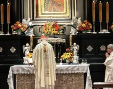 Mark Houck, militant pro-vie visé par une perquisition du FBI, remercie le cardinal Müller pour son soutien