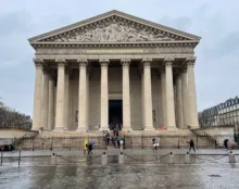 Un sacristain agressé devant l’église de La Madeleine à Paris