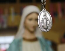 Confiez vos intentions à Notre-Dame de la Médaille Miraculeuse !