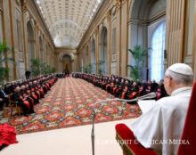 La tentation entre deux extrêmes : tout uniformiser ou exacerber les diversités