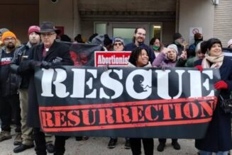 Dix-sept militants pro-vie arrêtés devant un centre Planned Parenthood