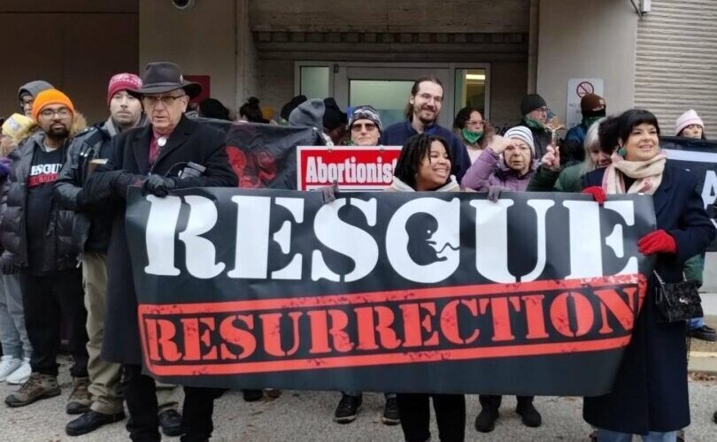 Dix-sept militants pro-vie arrêtés devant un centre Planned Parenthood