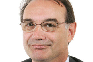 “Le Président de la République, jupitérien, promettait un « réarmement démographique » : on aurait pu s’attendre à un texte sur l’accueil des enfants. Mais non, la priorité affichée pour 2026, c’est la mort”