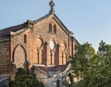 Une statue de la Vierge Marie, vandalisée dans l’église de Saint-Sylve à Toulouse