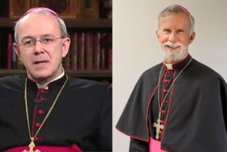 Sacres sans mandat pontifical : Mgr Strickland en faveur de la Fraternité Saint-Pie X