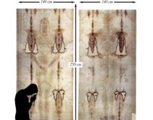 Reproduction du Saint-Suaire en taille réelle – Une méditation forte pour le carême !