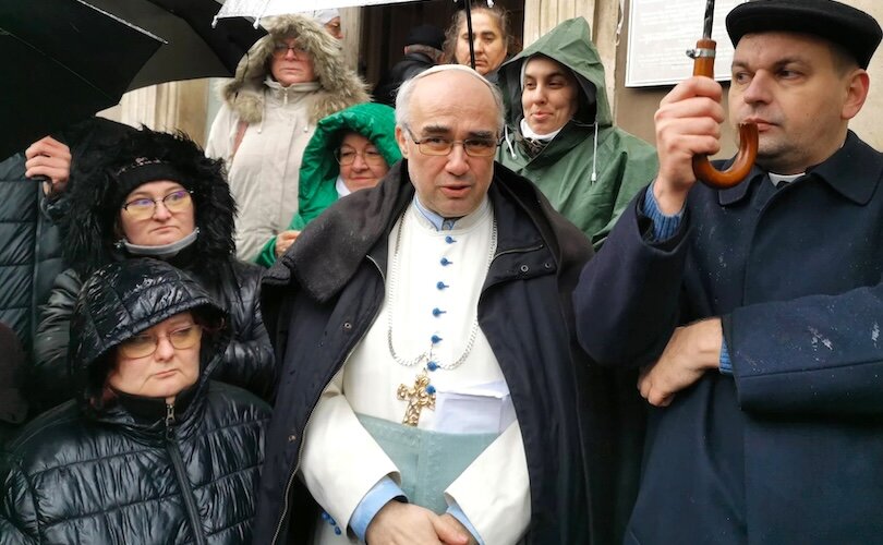 Roumanie : un prêtre résiste à la spoliation de son abbaye