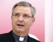 L’évêque d’Anvers envisage d’ordonner des prêtres mariés d’ici 2028