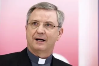 L’évêque d’Anvers envisage d’ordonner des prêtres mariés d’ici 2028