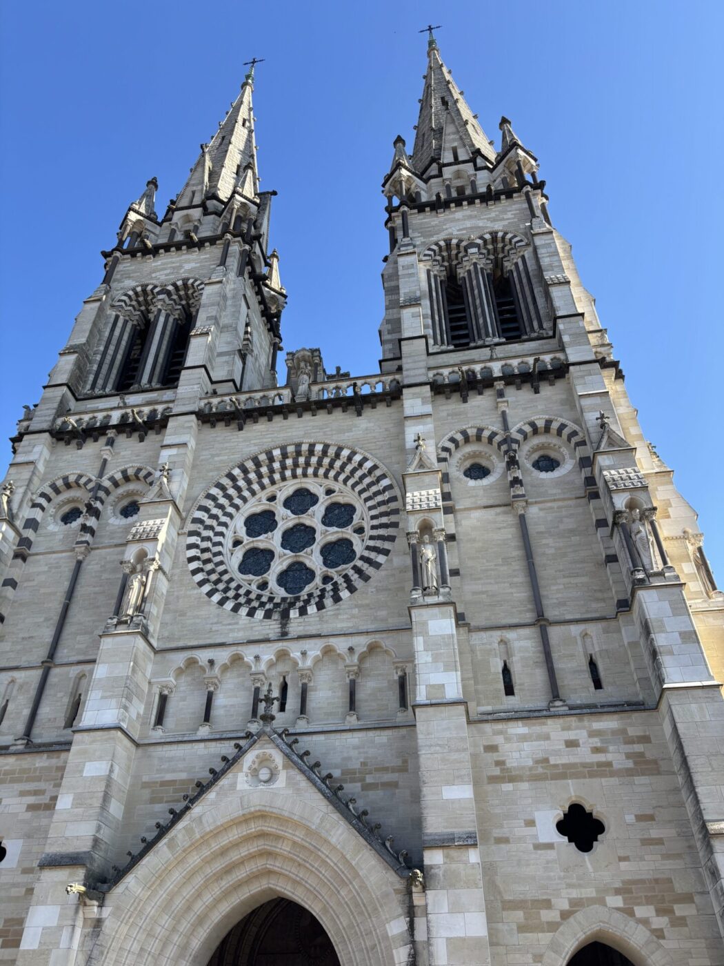 Bâtisseur de cathédrale et pèlerin de chrétienté !
