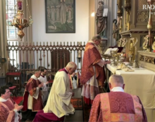 Le cardinal Eijk après avoir célébré la messe traditionnelle : «Ce fut une expérience impressionnante et inoubliable»