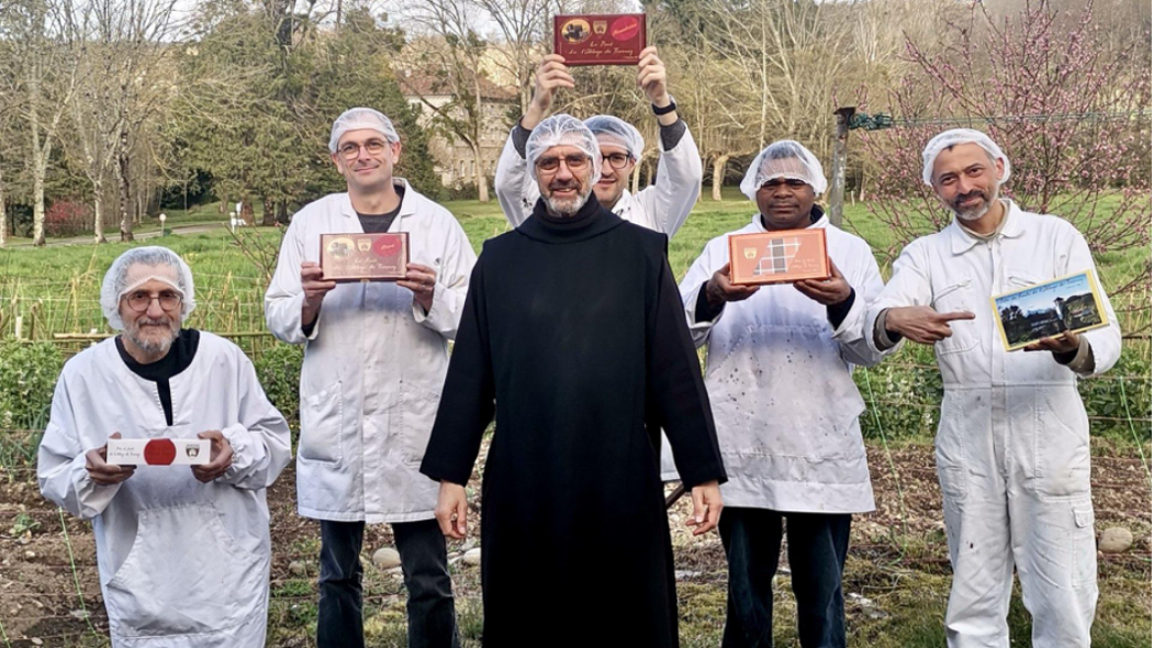Objectif 400kg de pâtes de fruits pour aider l’abbaye de Tournay à refaire ses vieilles fenêtres
