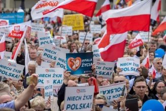 Alors que l’Occident vacille et que l’Est sombre dans le chaos, la Pologne a l’opportunité de guider l’Europe les plans politique, moral et spirituel