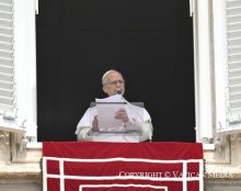 La foi a besoin d’être nourrie et soutenue. C’est pourquoi, le “huitième jour”, c’est-à-dire chaque dimanche, l’Église nous invite à célébrer l’Eucharistie
