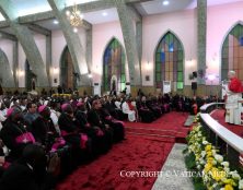 “L’Église tient en haute estime l’institution familiale”