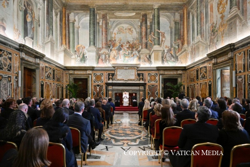 “Être chrétien en politique ne signifie pas afficher ouvertement sa foi ; cela signifie plutôt laisser l’Évangile guider les décisions à prendre, même celles qui ne suscitent pas facilement l’adhésion”