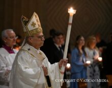“De nos jours encore, des tombeaux sont à ouvrir, et les pierres qui les scellent sont souvent si lourdes et si bien surveillées qu’elles semblent inamovibles”