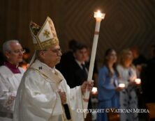 “De nos jours encore, des tombeaux sont à ouvrir, et les pierres qui les scellent sont souvent si lourdes et si bien surveillées qu’elles semblent inamovibles”