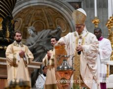 “En cette heure sombre de l’histoire, il a plu à Dieu de nous envoyer répandre le parfum du Christ là où règne l’odeur de la mort”