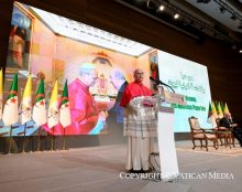 “J’exhorte donc ceux d’entre vous qui détiennent l’autorité dans ce pays à promouvoir une société civile vivante, dynamique et libre”