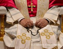 “Convertissons-nous à un Royaume de paix qui se construit jour après jour, dans les maisons, dans les écoles, dans les quartiers, dans les communautés civiles et religieuses”