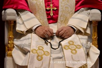 “Convertissons-nous à un Royaume de paix qui se construit jour après jour, dans les maisons, dans les écoles, dans les quartiers, dans les communautés civiles et religieuses”
