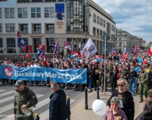 Des milliers de participants à la Marche nationale pour la vie ont défilé dans les rues de Varsovie