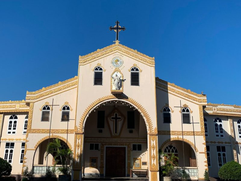 Birmanie : La cathédrale de Loikaw rouvre ses portes pour Pâques