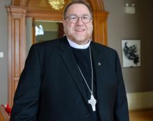 Canada : sortir dans les rues pour la Fête-Dieu avec le Saint-Sacrement, une sorte de désobéissance civile !