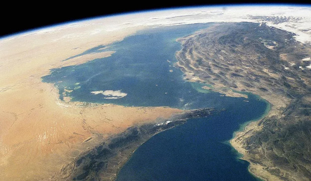 Un monde s’effondre. Mais le Christ est vivant !