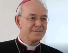 Mgr Schneider : “Nous devons avoir, dans l’Église, la liberté de discuter”