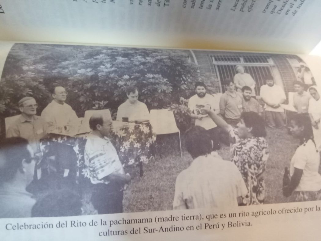 Quand Robert Francis Prevost, futur Léon XIV, s’agenouillait lors d’une cérémonie dédiée à la Pachamama