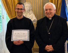 Le cardinal Aveline a remis le prestigieux Prix Henri de Lubac au Frère Léopold-Marie de la FMND