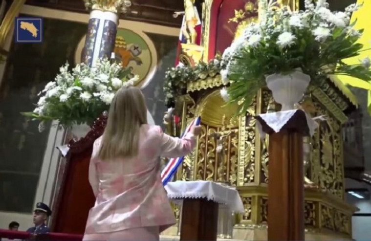 Costa Rica : la présidente confie son gouvernement à Dieu et à la Vierge Marie