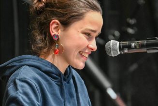 Elle aimerait que les prêtres parlent davantage de la fin de vie, notamment dans leurs homélies