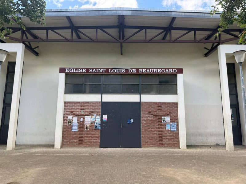 Poissy : une célébration catholique perturbée au cri de « Nique ta mère les chrétiens ! Allah Akbar ! »