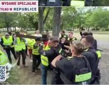 Allemagne : passé à tabac par la police pour avoir tenté d’organiser une marche avec une croix