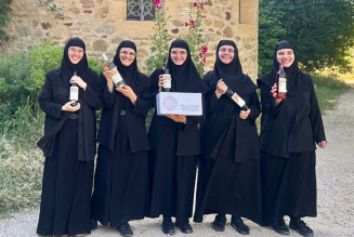 5000 bouteilles de vin pour aider les sœurs de Solan à acheter un nouveau tracteur
